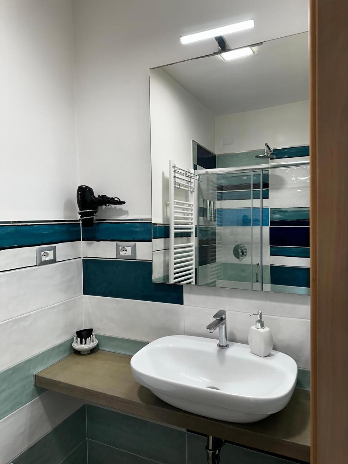 Bed and Breakfast ---5 Minutes From The Sea ---Panorama And A-C В'єтрі Екстер'єр фото